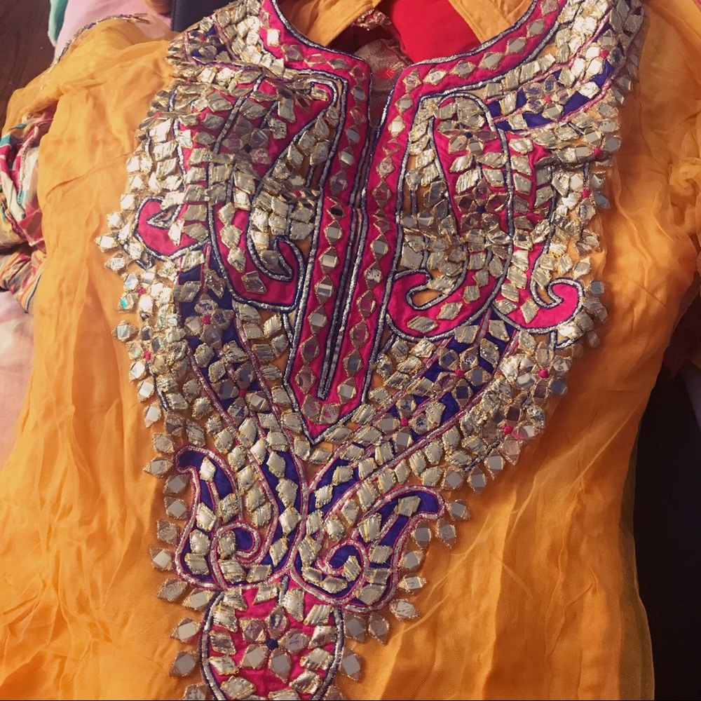Super fancy yellow Salwar Kameez - Picture 2 of 6